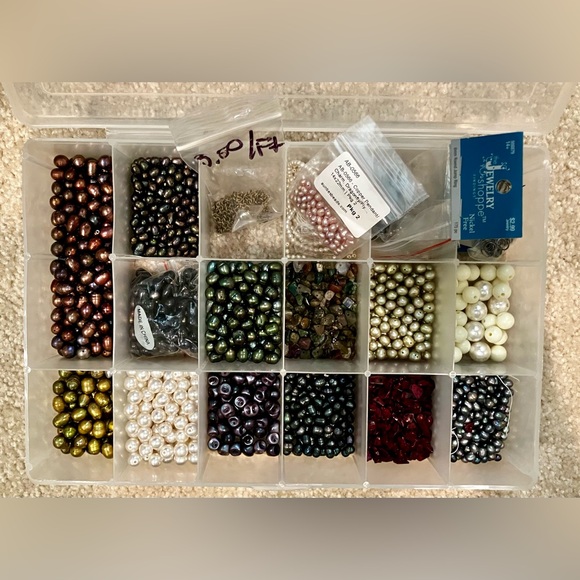 Lot of Jewelry Making Crafting Beads Findings - Picture 1 of 9